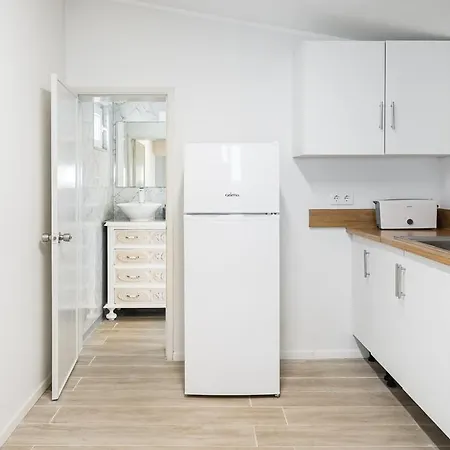 Appartement Guestready - Chic Minimalist Near The